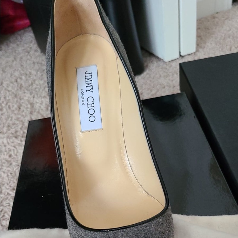 Grey and black classy heel shoe almost new